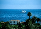 La Gomera, ein DReimaster segelt entlang der gomerischen Südküste : Segelschiff, Oldtimer, Palmen, Villa